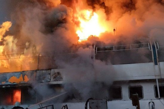 俄紧急情况部：一客轮在阿尔汉格尔斯克港发生火灾