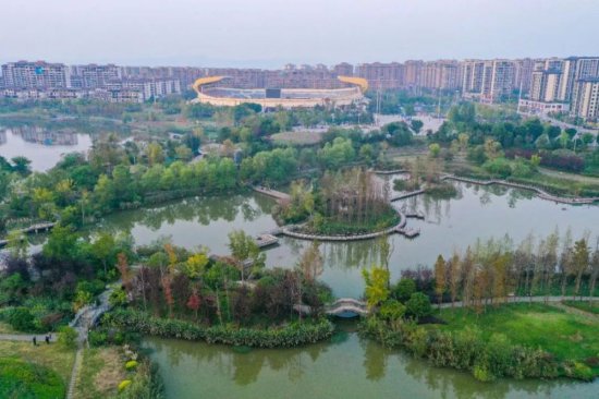 <em>半月谈</em>丨没有大江大河，梁平是怎样成为“国际湿地城市”的？