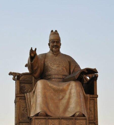 世界多国最伟大的君主，中国是秦始皇，俄国是彼得大帝，英国是...