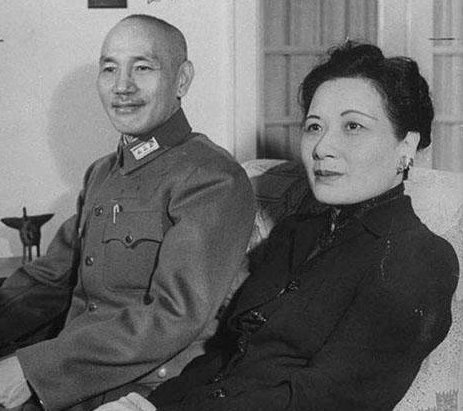 蒋介石去世时出现何种奇异天象？蒋经国宋美龄诧异