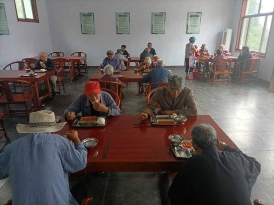 山东青州：<em>凤山村</em>办起爱心餐厅，80岁老人午餐免费吃
