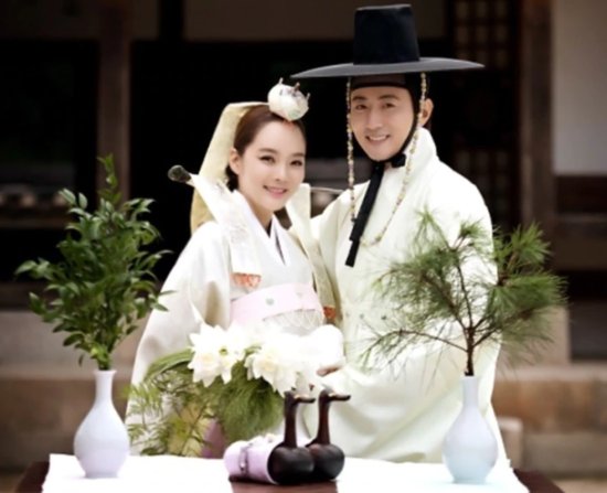 41岁韩国女星<em>蔡琳</em>与内地演员高梓淇宣布离婚 结束六年婚姻