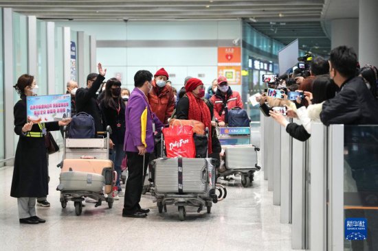 内地与港澳人员往来全面恢复后首个香港赴北京<em>旅游团</em>抵京