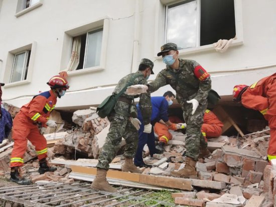 四川泸定地震，部队救援最新进展和<em>现场视频</em>！